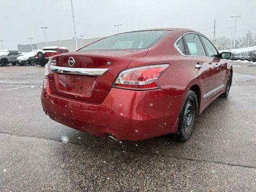 Cayenne Red Pearl 2015 Nissan Altima 2.5 S