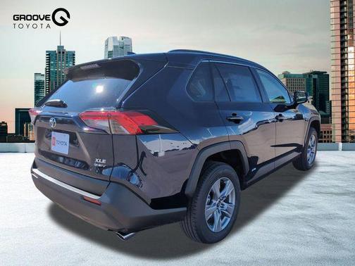 2025 Toyota RAV4 Hybrid XLE
