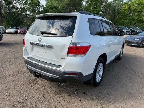 Blizzard Pearl 2011 Toyota Highlander SE