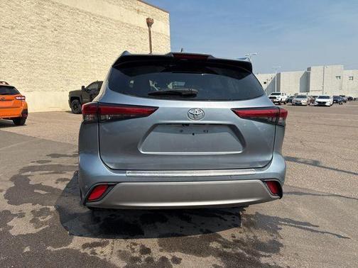 2022 Toyota Highlander Platinum