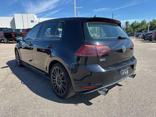 2017 Volkswagen Golf GTI 2.0T S 4-Door