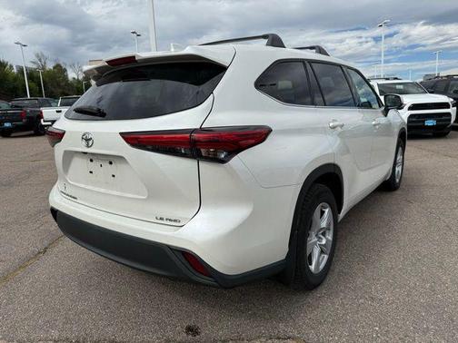 2020 Toyota Highlander LE