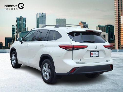 2020 Toyota Highlander LE