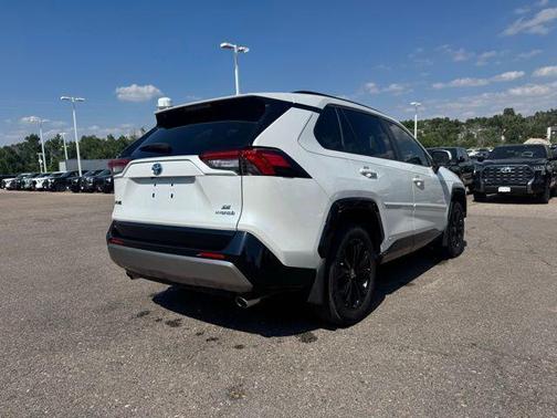 2023 Toyota RAV4 Hybrid SE