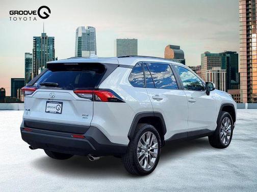2025 Toyota RAV4 XLE Premium