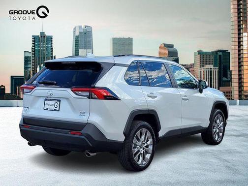 2025 Toyota RAV4 XLE Premium