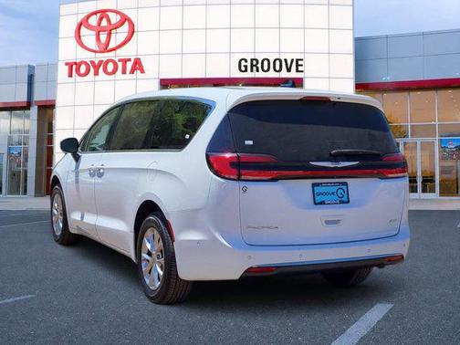 Bright White Clearcoat 2023 Chrysler Pacifica Touring L