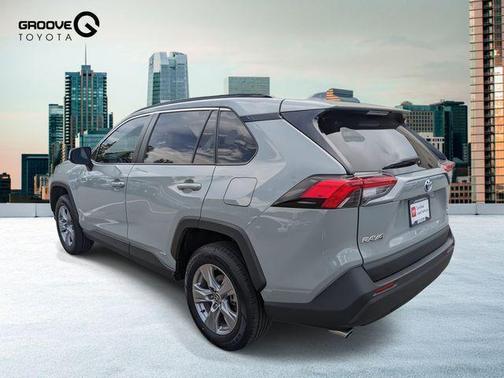 2022 Toyota RAV4 Hybrid XLE