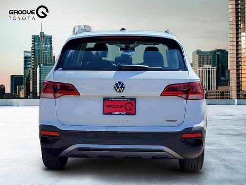 Pure White 2022 Volkswagen Taos 1.5T S