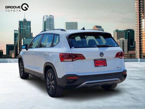 Pure White 2022 Volkswagen Taos 1.5T S