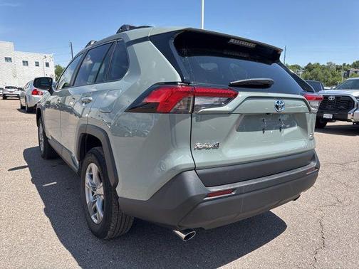 2022 Toyota RAV4 Hybrid XLE