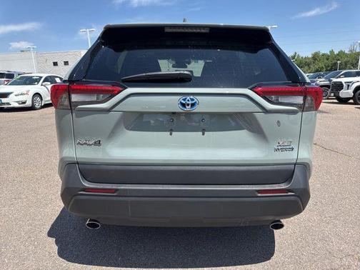2022 Toyota RAV4 Hybrid XLE