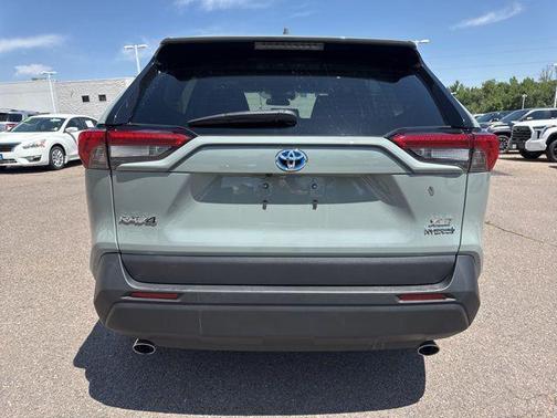 2022 Toyota RAV4 Hybrid XLE