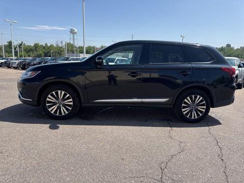 2020 Mitsubishi Outlander SE