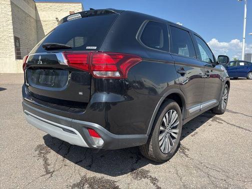 2020 Mitsubishi Outlander SE