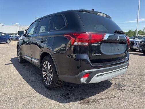 2020 Mitsubishi Outlander SE