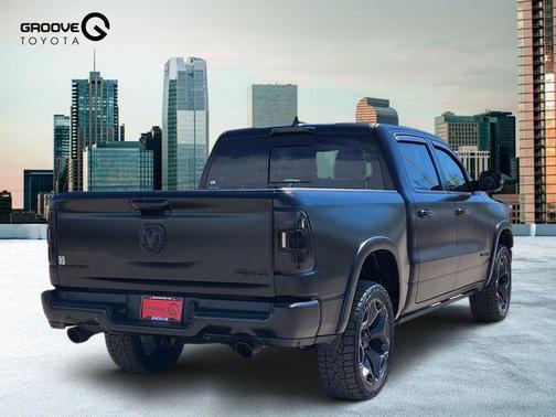 Diamond Black Crystal Pearlcoat 2021 RAM 1500 Limited