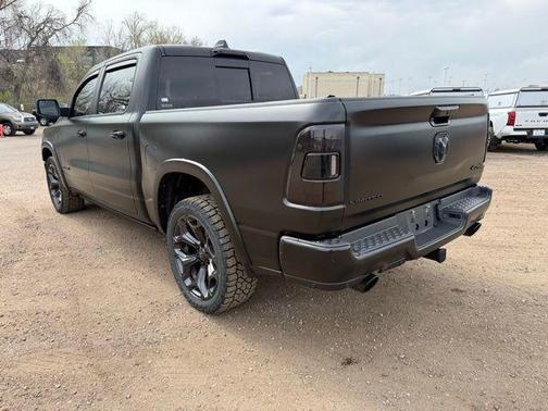 Diamond Black Crystal Pearlcoat 2021 RAM 1500 Limited