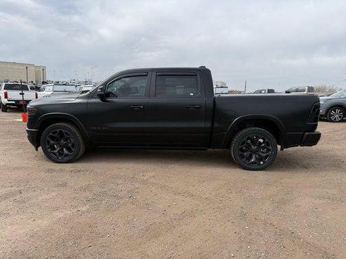 Diamond Black Crystal Pearlcoat 2021 RAM 1500 Limited
