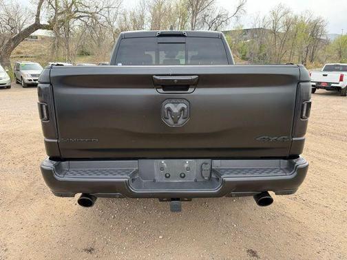 Diamond Black Crystal Pearlcoat 2021 RAM 1500 Limited