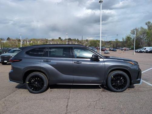 2025 Toyota Highlander XSE