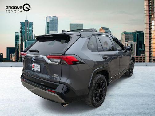 2022 Toyota RAV4 Hybrid SE