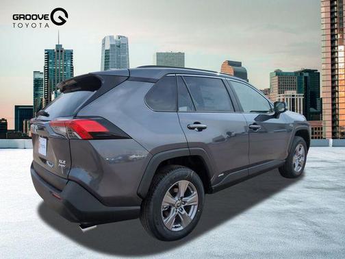 2025 Toyota RAV4 Hybrid XLE