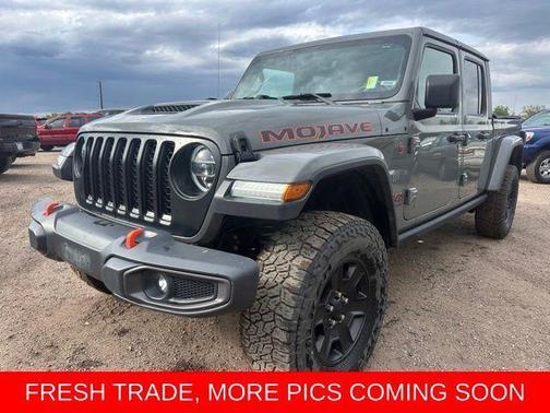 Sting-Gray Clearcoat 2020 Jeep Gladiator Mojave 4x4