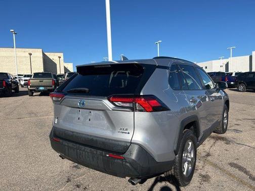 2022 Toyota RAV4 Hybrid XLE