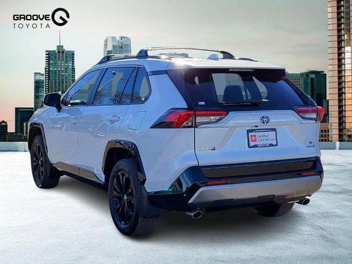 2024 Toyota RAV4 Hybrid SE