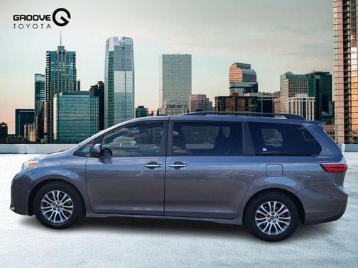 2018 Toyota Sienna XLE