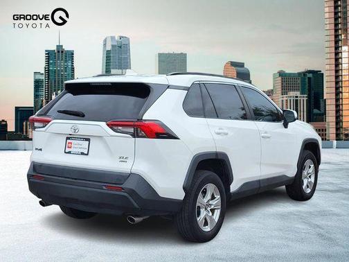 2021 Toyota RAV4 XLE