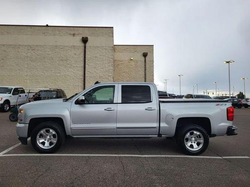 2017 Chevrolet Silverado 1500 2LT