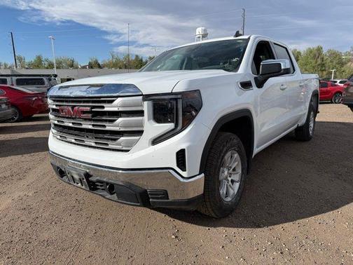 Summit White 2023 GMC Sierra 1500 SLE