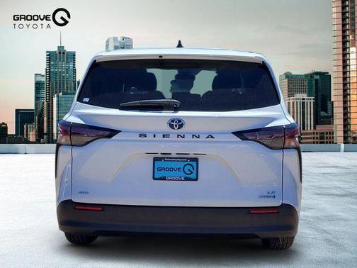 Ice 2023 Toyota Sienna LE