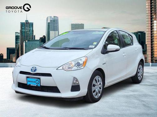 Moonglow 2014 Toyota Prius c Two