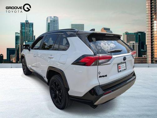 2023 Toyota RAV4 Hybrid SE