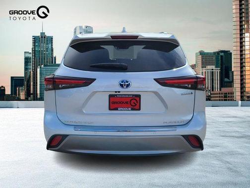 2024 Toyota Highlander Hybrid Platinum