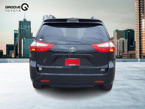 2015 Toyota Sienna XLE