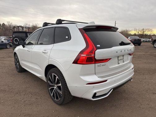 2023 Volvo XC60 Recharge Plug-In Hybrid T8 Plus Dark Theme