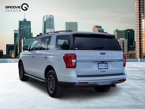 Oxford White 2023 Ford Expedition XLT