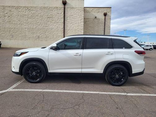 2019 Toyota Highlander SE