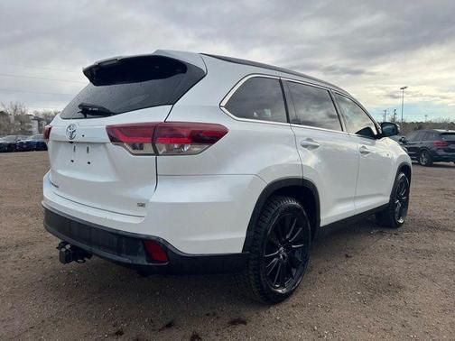 2019 Toyota Highlander SE