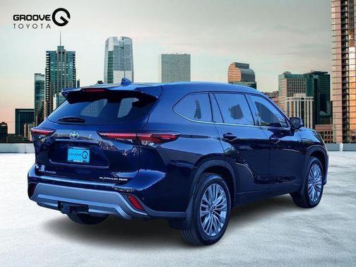 2025 Toyota Highlander Platinum