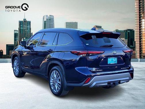 2025 Toyota Highlander Platinum