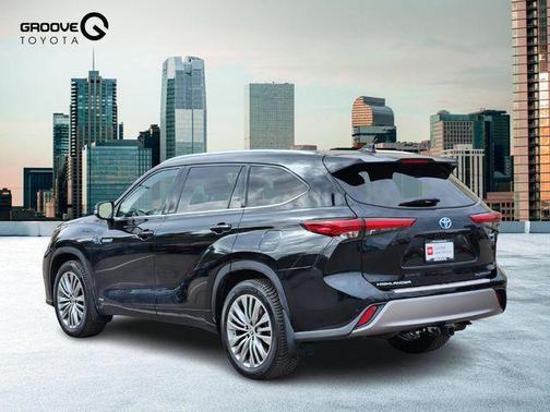 2021 Toyota Highlander Hybrid Platinum