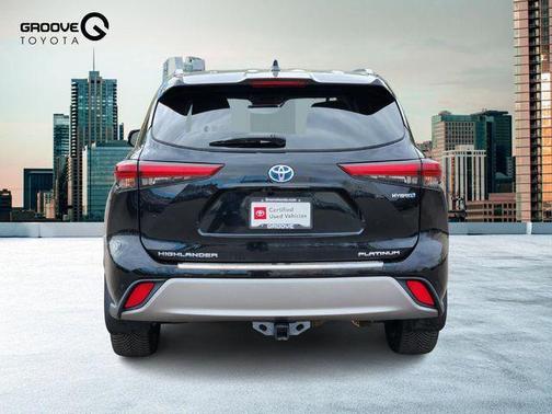 2021 Toyota Highlander Hybrid Platinum