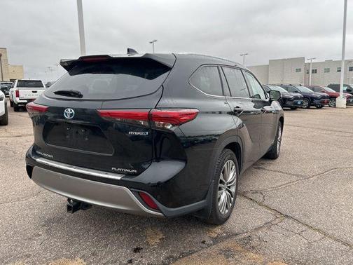 2021 Toyota Highlander Hybrid Platinum
