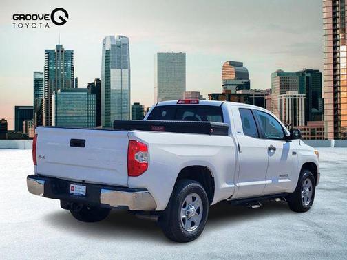 2017 Toyota Tundra SR5