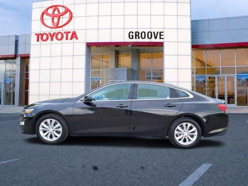 Mosaic Black Metallic 2023 Chevrolet Malibu FWD 1LT